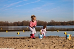s6925_Errel2000_Selina_en_Alyssa_aan_de_Zegerplas.jpg