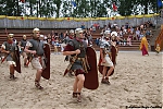 s8947_ARC-Foto_Soldaten_in_de_arena.jpg